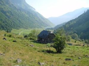 Cabane de fermier dans la valle d'Estaing