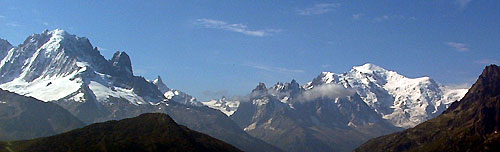 Le massif du Mont-Blanc, l'Aiguille verte, les drus, le mont blanc