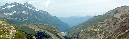 Le Mont Pourri, lac du Chevril et le massif du mont blanc