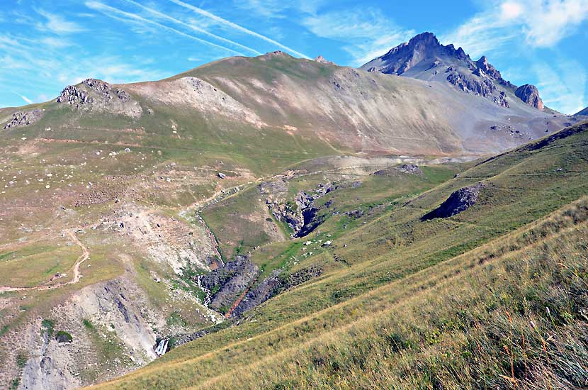 Le sentier vers le lac