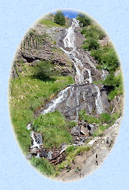 Cascade sur le chemin