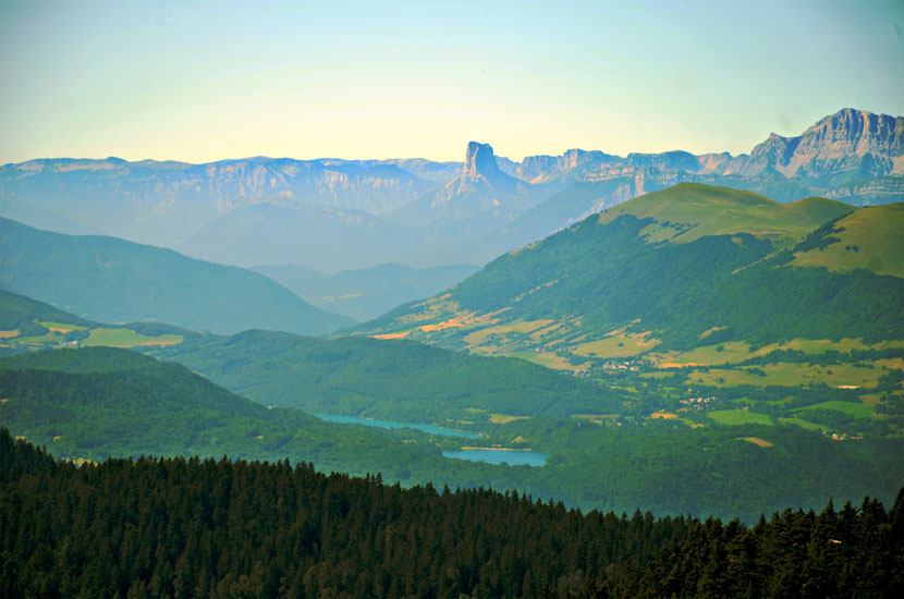 Les lacs de Laffret et le mont aiguille