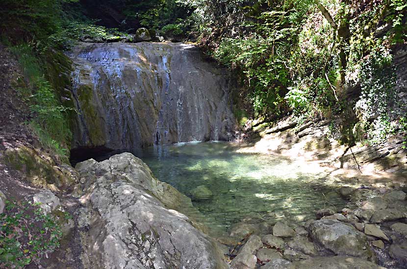 Gouille sur le ruisseau