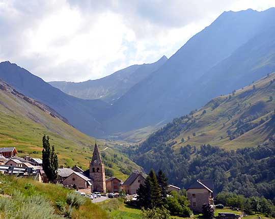 Les Hires, le vallon du Maurian