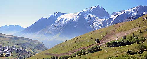 Le Chazelet et le pic de la Meije