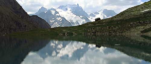 La Meije, miroir sur le lac du Golon