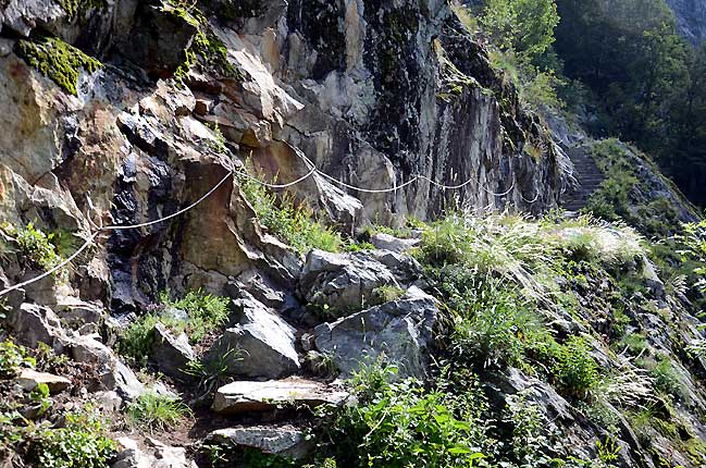 Le sentier bord de cbles