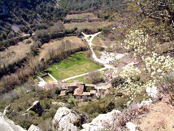 La ferme des Seguins depuis le haut de la falaise