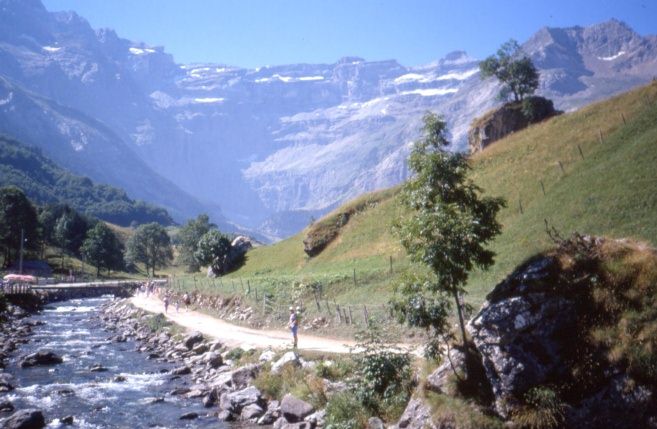 Le cirque en arrire plan du sentier