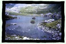 Lac des aires dans le cirque de Troumouse