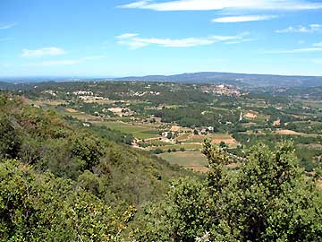 Lacoste et la valle