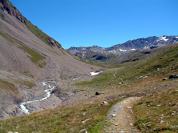 Le vallon de la leisse et son ruisseau