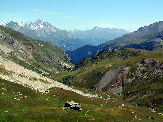 Les chalets Mounioz et le chemin de l'aller