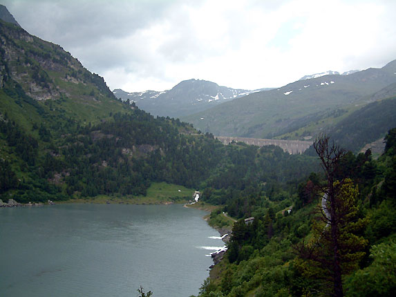Le plan d'aval et les cascades
