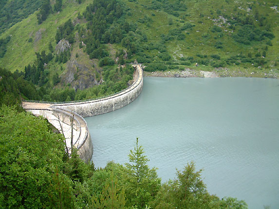 Le barrage du plan d'aval 
