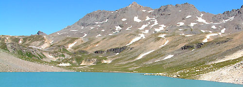 Le lac du Plan des Nettes et la pointe Boussac 3118 m 