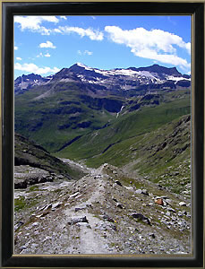 Le chemin sur la crte de la Moraine