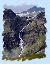 Cascade venant du glacier de Chavire