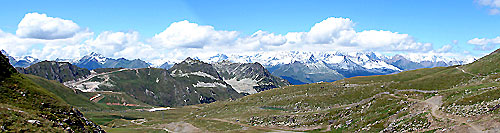 Panorama sur les sommets alpins