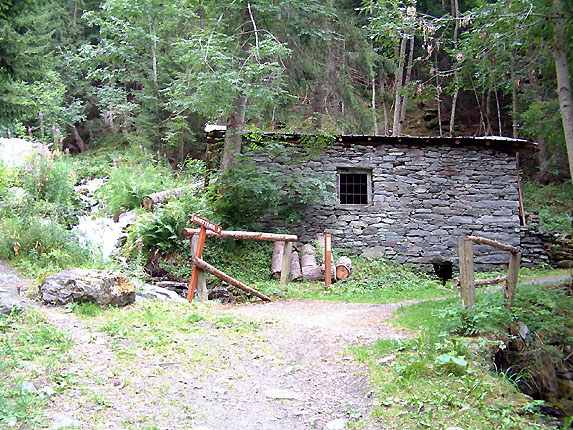 Moulin  eau abandonn