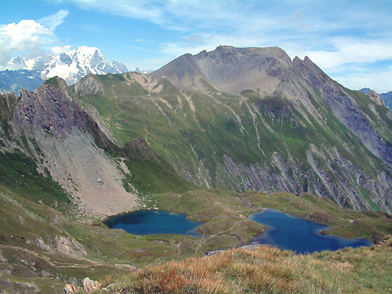 Le Mont Blanc, le lac Verdet et le lac Cornu