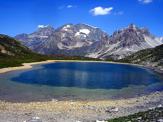 Lac Verdet et les Rochers Rouges