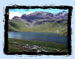 Le lac de la Plagne et le reguge entre le lac