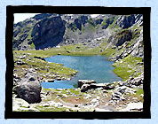 Le lac Verdet au pied des aiguilles du Charvet