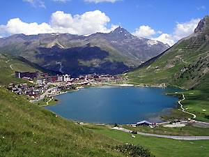 Vue sur Tignes le lac