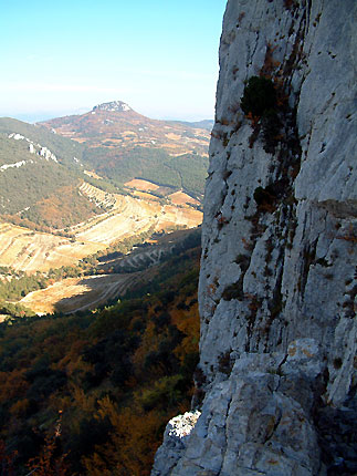 Les dentelles et le site d'escalade