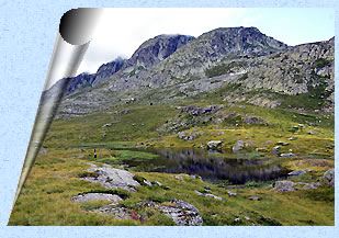 Le lac Guichard au pied des Perrons