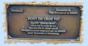 Panneau sur le pont de Croe vie